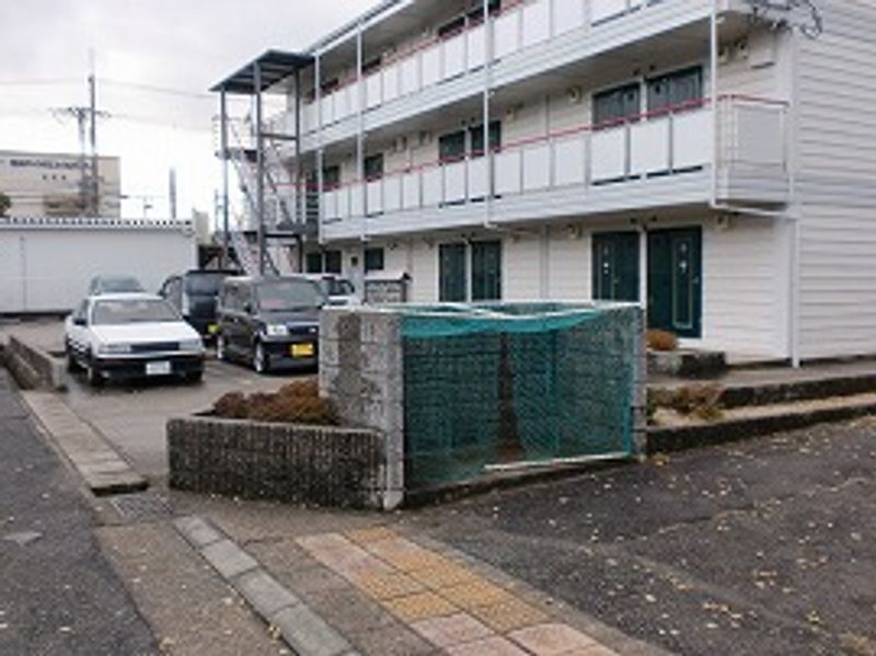 レオパレスＩＫＥＧＡＭＩ 駐車場