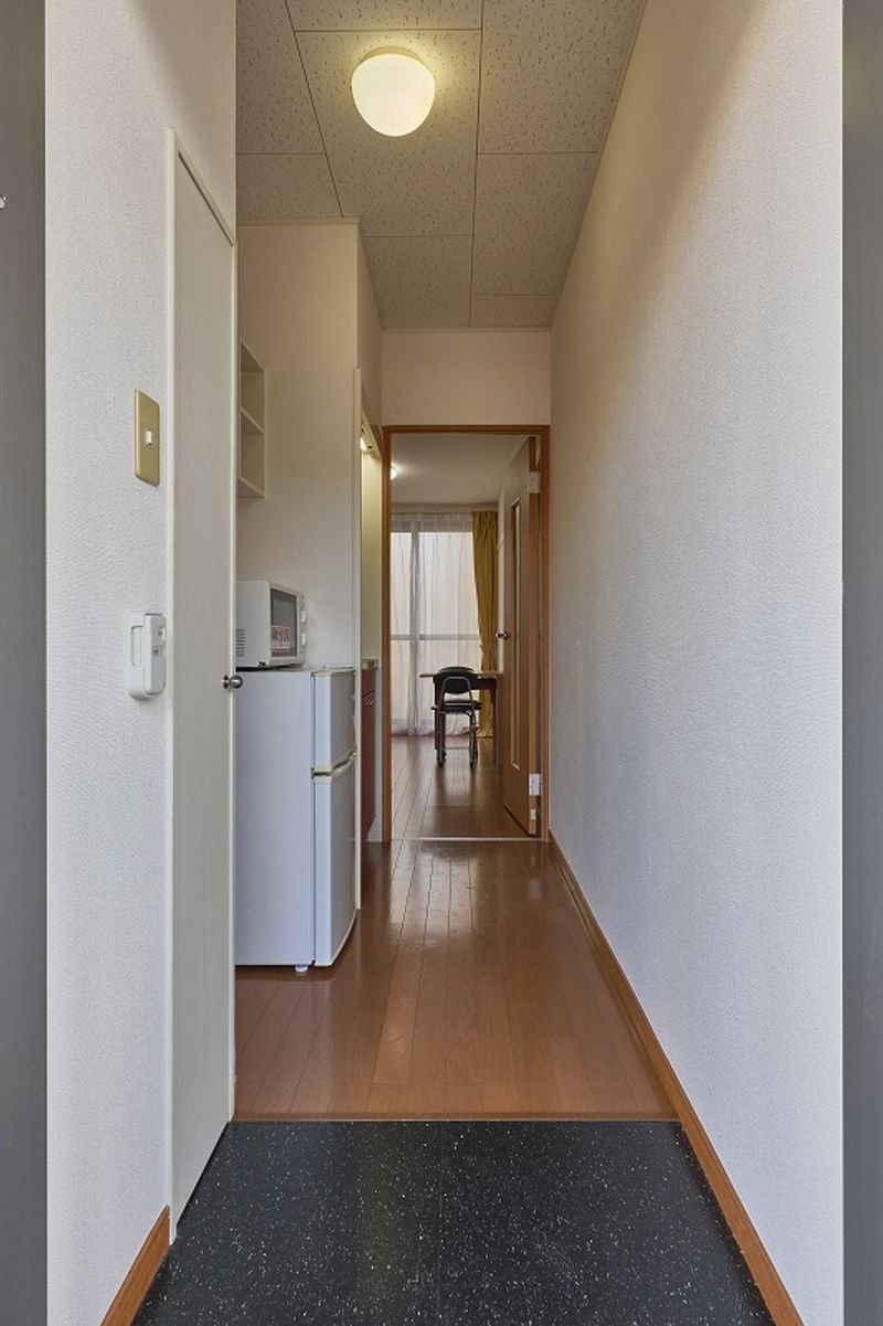レオパレスグランドゥール 玄関