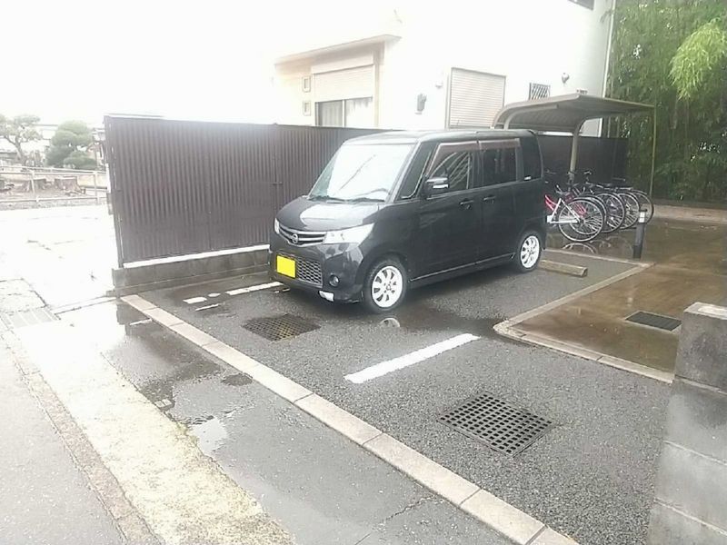 レオパレス諏訪　ｙａｎａｇｉ 駐車場