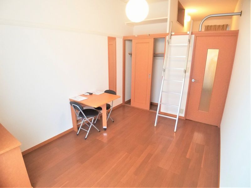 レオパレス入道 居間