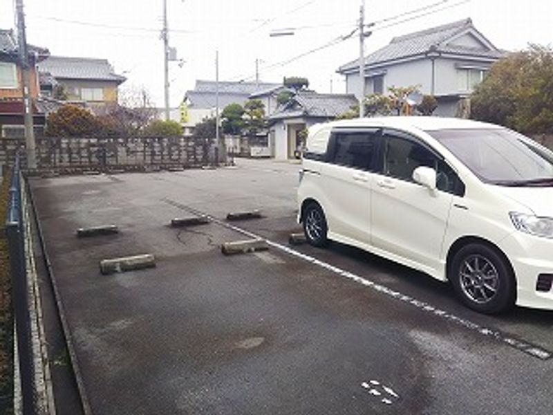 レオパレス福崎 駐車場