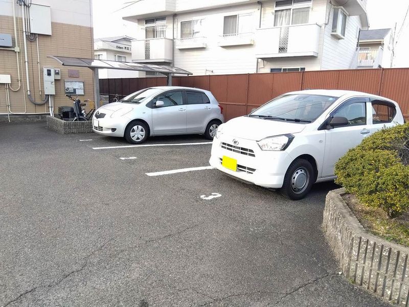 レオパレスエポックⅠ 駐車場