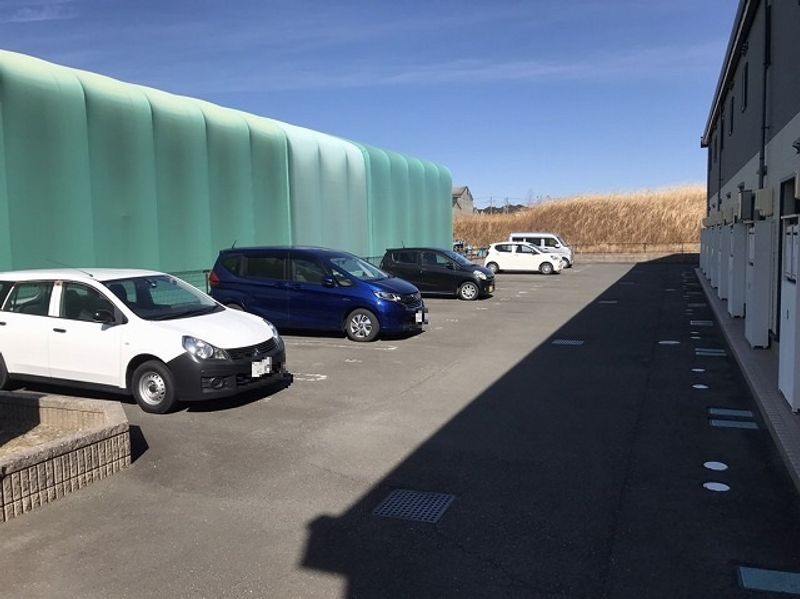 レオパレス池新田 駐車場