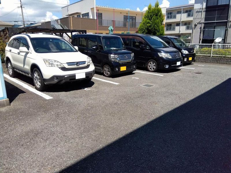 レオパレスあかし大久保 駐車場