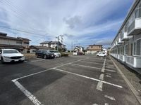 レオパレスワンズヴィレッジ大宮 駐車場