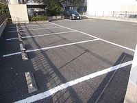 レオパレス雅楽　蔵 駐車場
