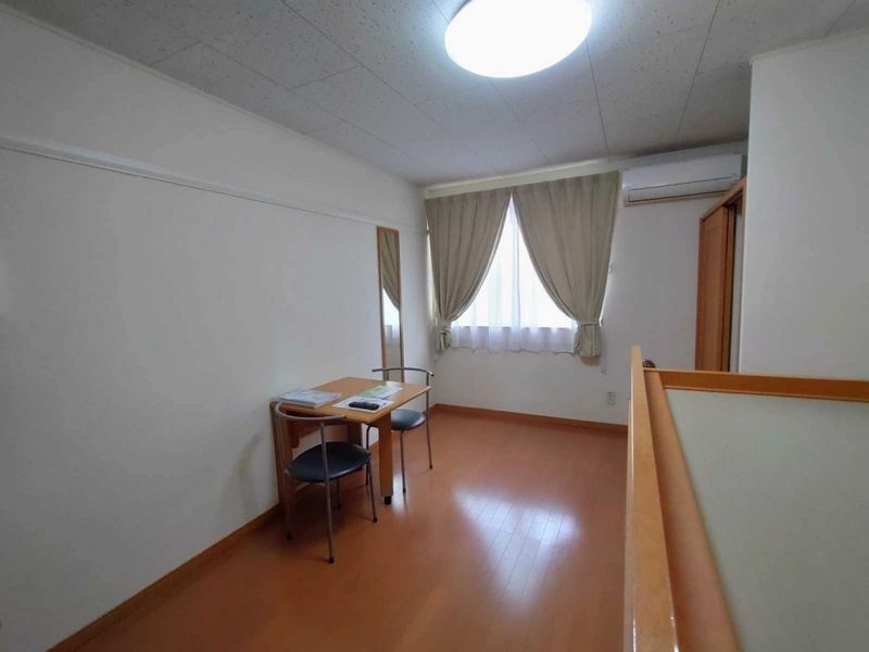 レオパレス丸山　Ⅱ 居間