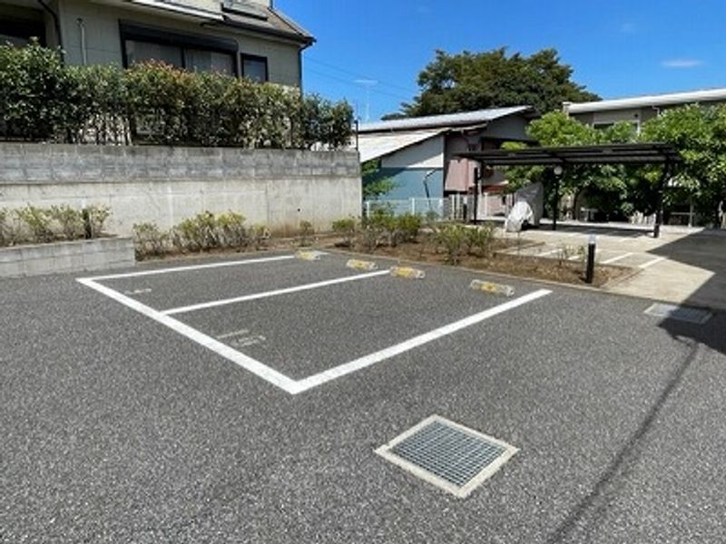 レオネクストシャインブルー 駐車場