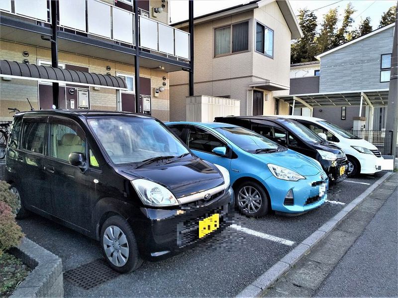 レオパレス城町 駐車場