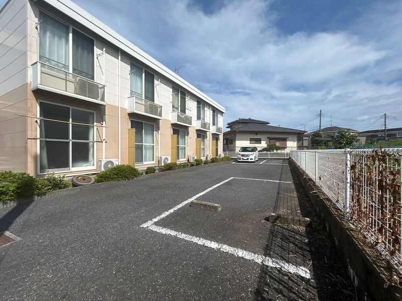 レオパレスコンフォート 駐車場