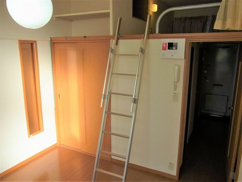 レオパレスくすの木Ⅱ 居間