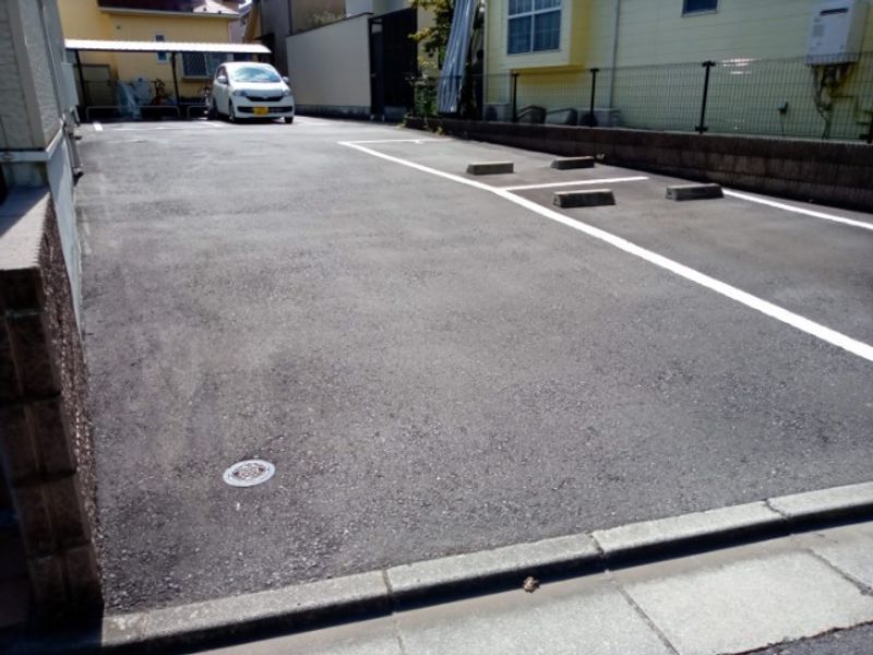 レオネクスト王禅寺 駐車場