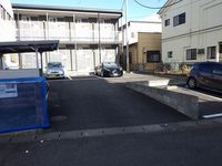 レオパレスサンコート 駐車場
