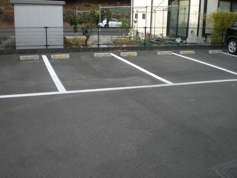 レオパレスＭＹＯＪＩＮⅡ 駐車場