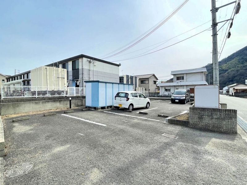 レオパレスほしや 駐車場