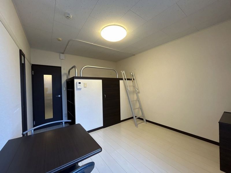 LEONEXT Ren Living room