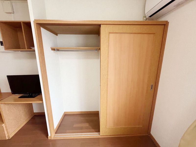 レオパレスプリティ葵 収納