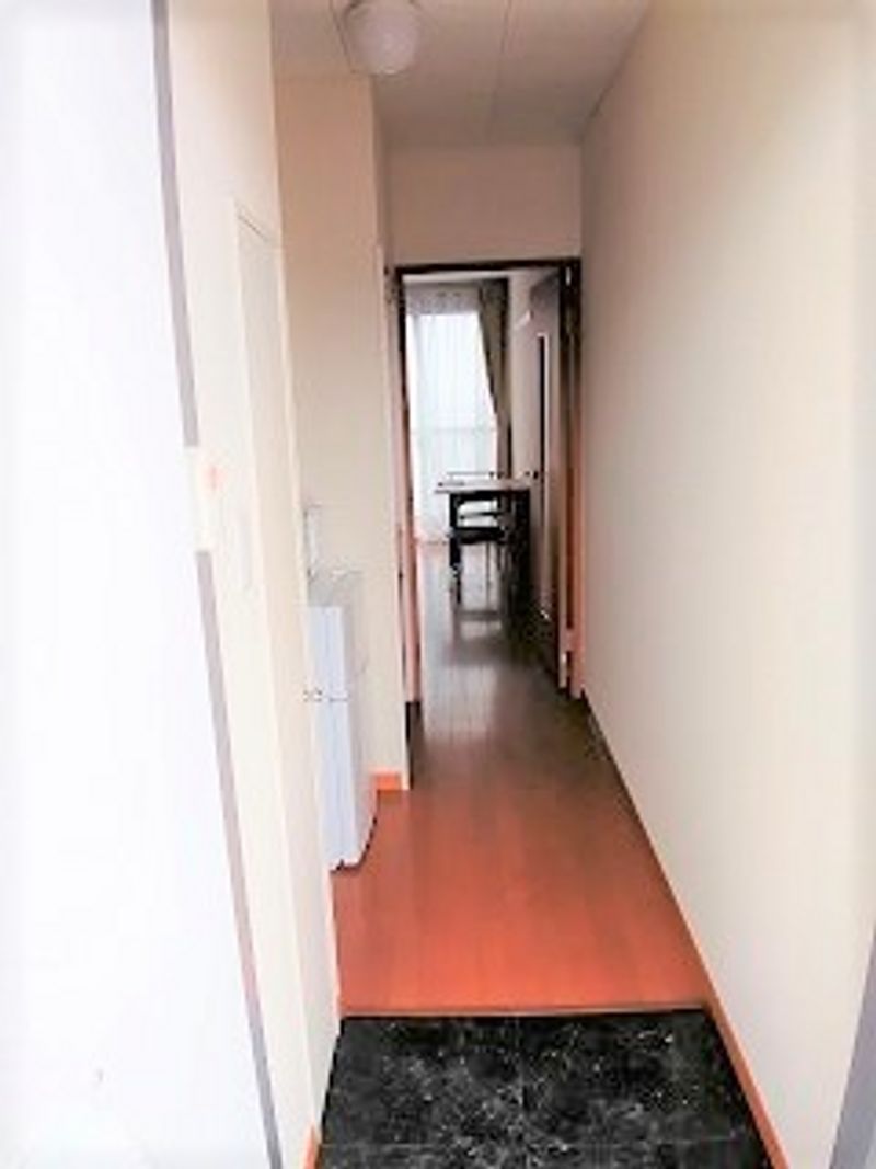 レオパレスヴィルヌーブ 玄関