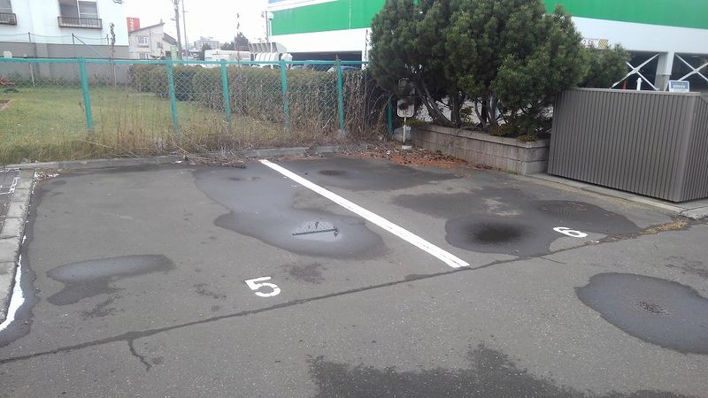 レオパレスパルシティ本町２２ 駐車場