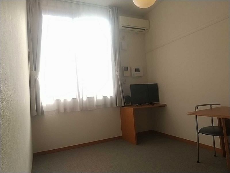 レオパレス小柳町Ⅱ 居間