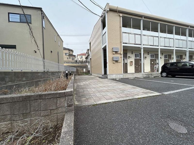レオパレス屋形の森 エントランス