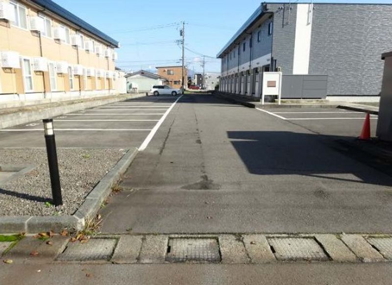 レオパレスグランフルールⅡ 駐車場