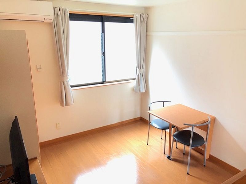 レオパレス広貴 居間
