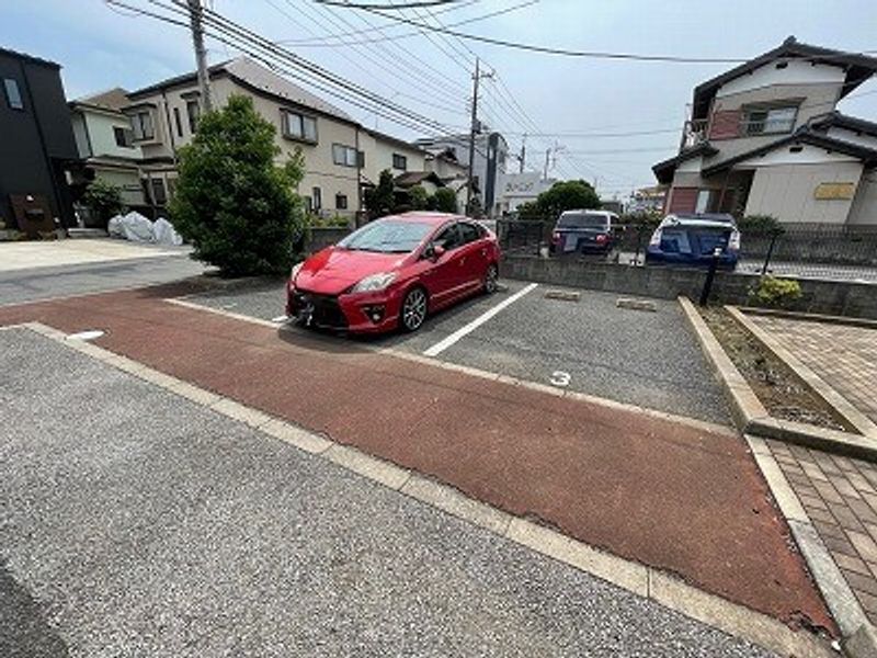 レオパレスアークⅡ 駐車場