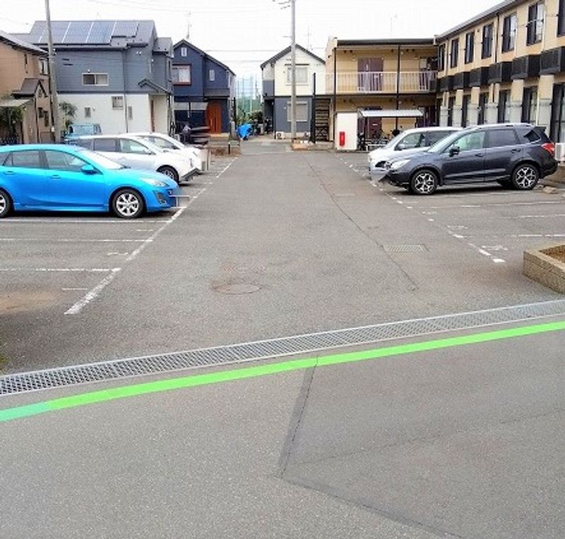 レオパレスコンフォート 駐車場