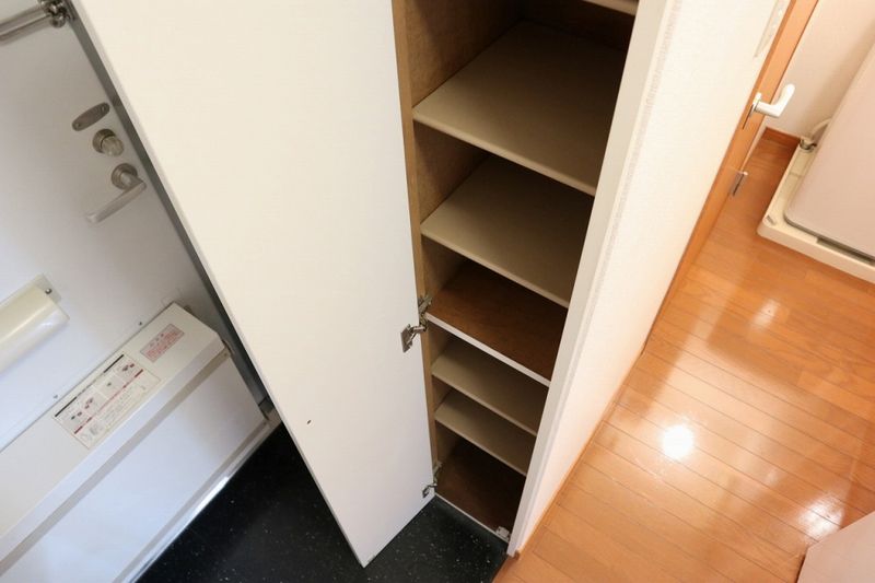 レオパレス森島 玄関