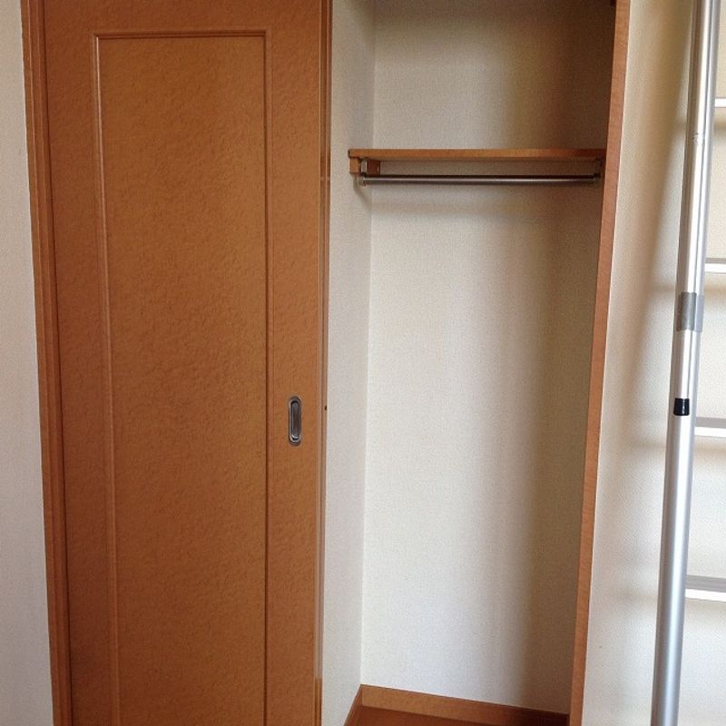 レオパレスル　トレフル 収納
