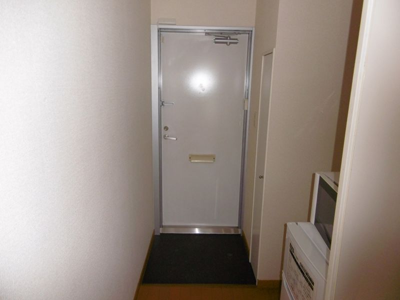 レオパレスあゆみ 玄関
