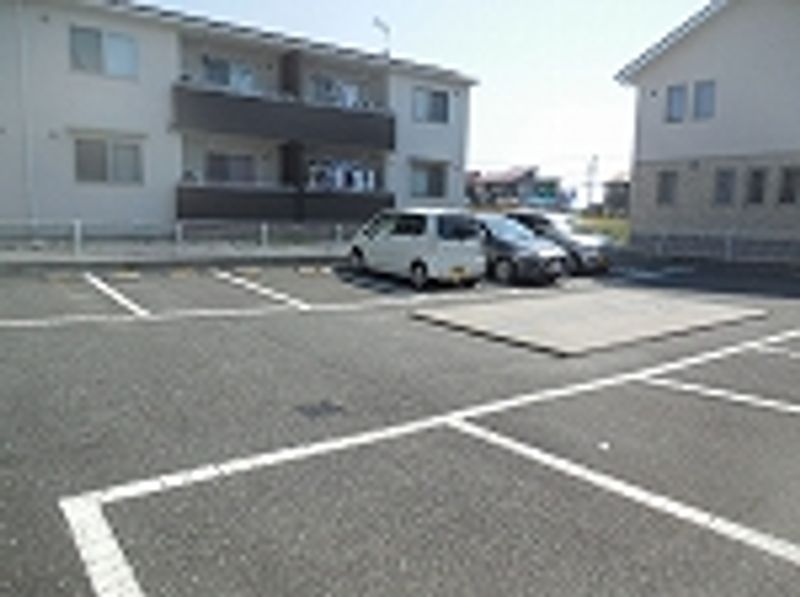 レオネクスト杜瀞 駐車場