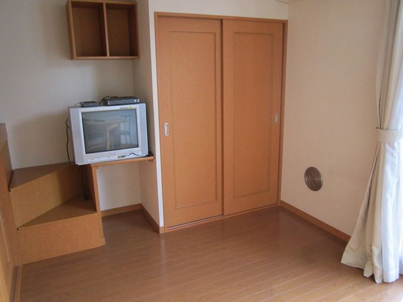 レオパレス南篠崎 居間