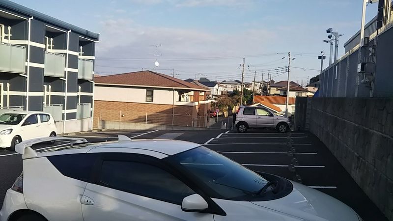 レオネクスト清見台東 駐車場