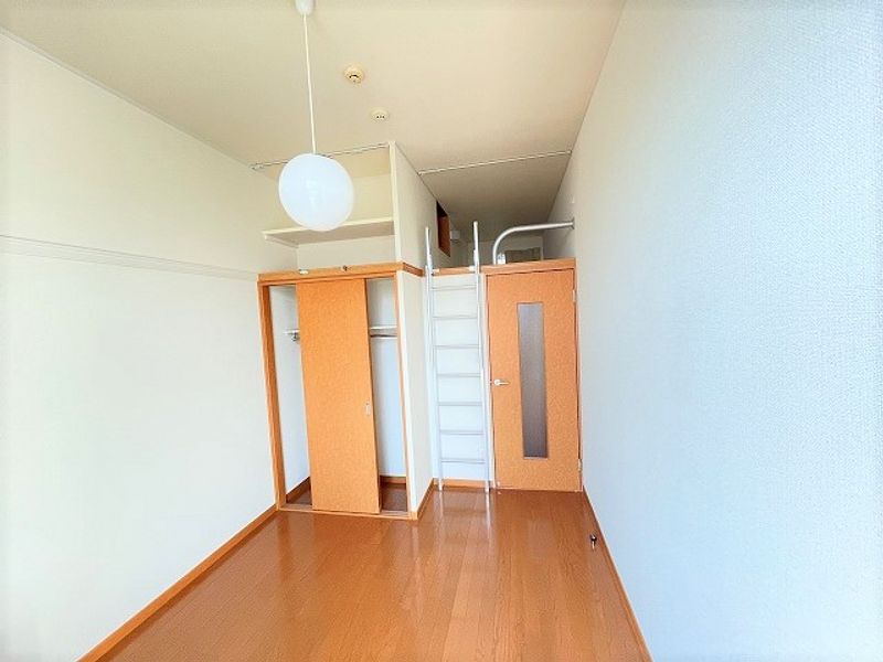 レオパレスサンハイツ 収納