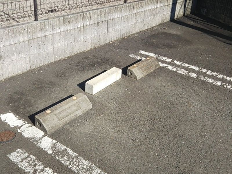 レオパレス滝下Ｃ 駐車場
