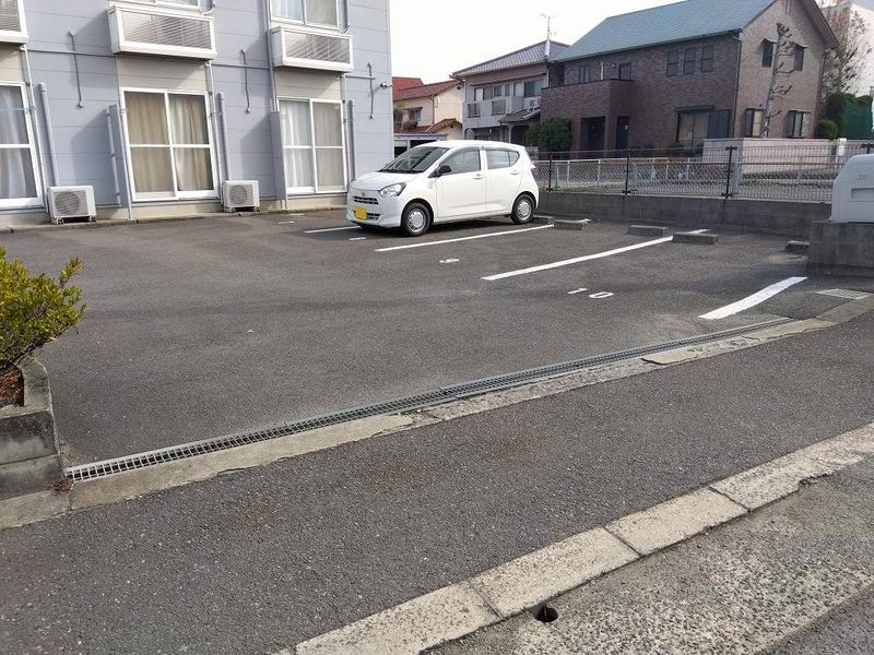 レオパレス天満 駐車場