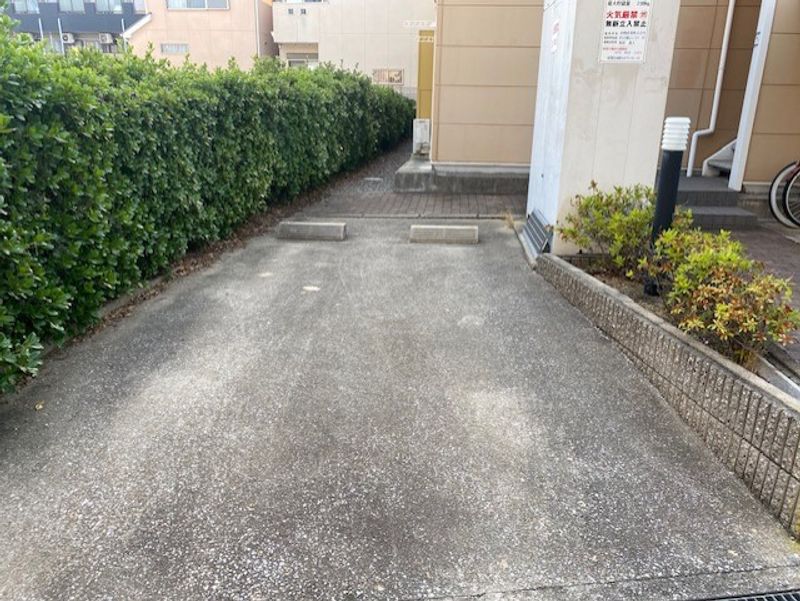 レオパレスＨＯＴＡＲＵＧＡＩＫＥ 駐車場