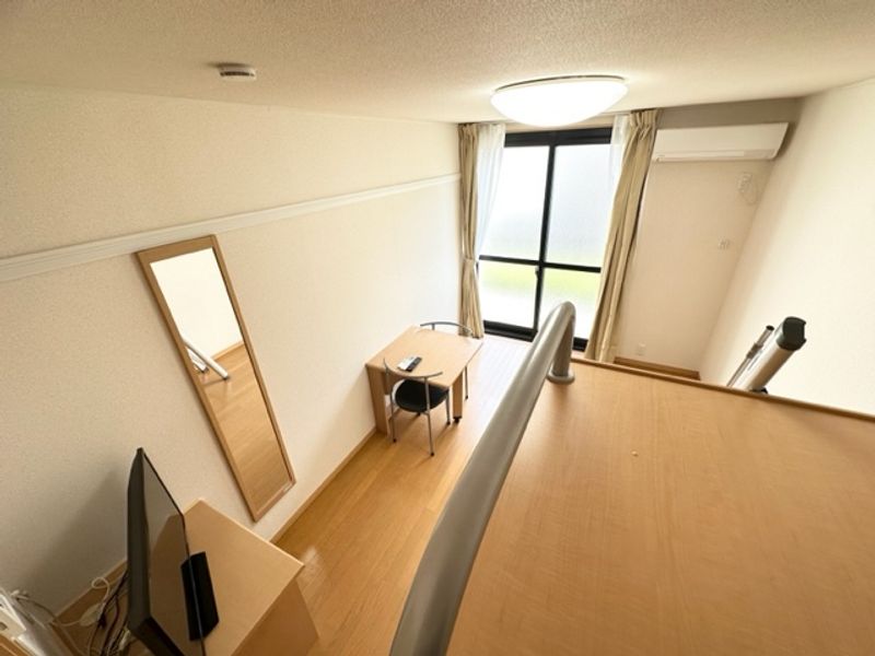 レオパレスルーナ 居間