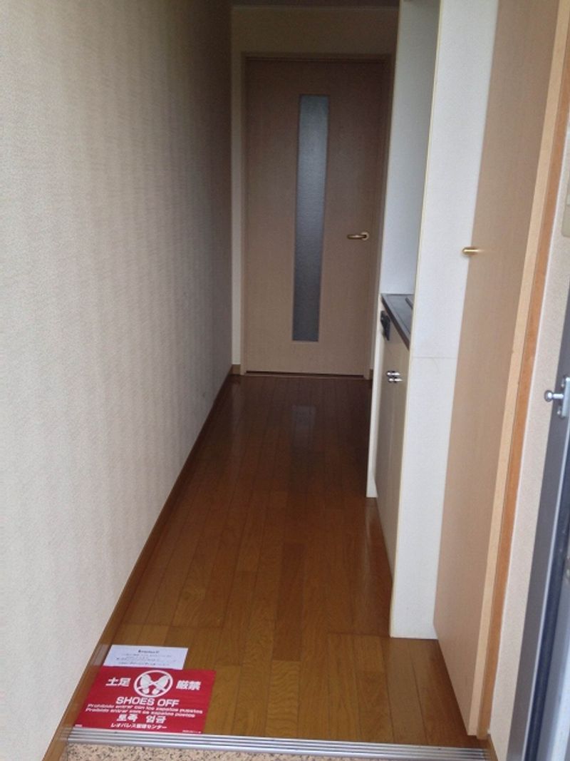 レオパレスヴァンベール 玄関