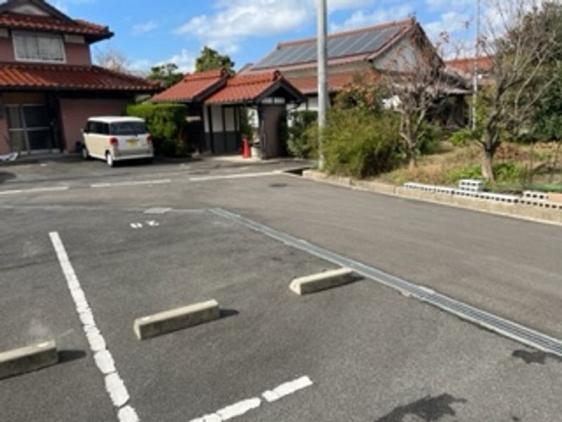 レオネクスト白枝Ⅱ 駐車場