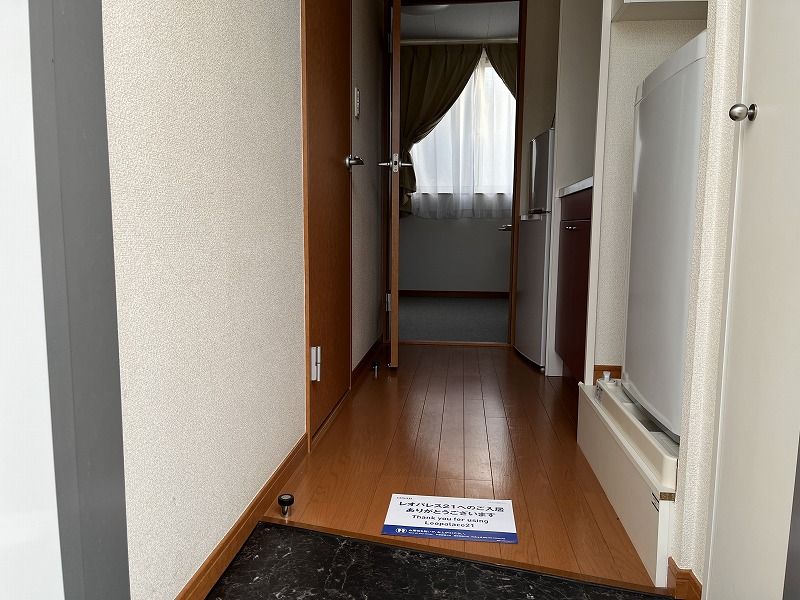 レオパレスクレール 玄関