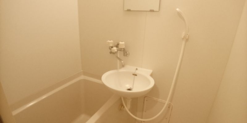 レオパレスアップヒル陣山 風呂