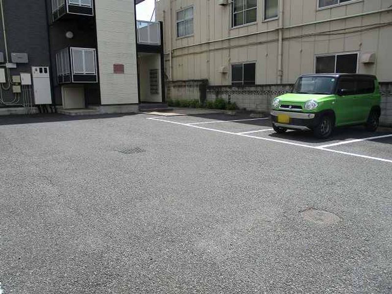 レオパレスＴＨ前橋 駐車場