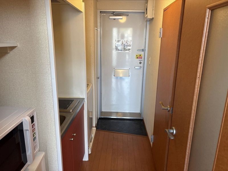 レオパレスアルテⅢ 玄関