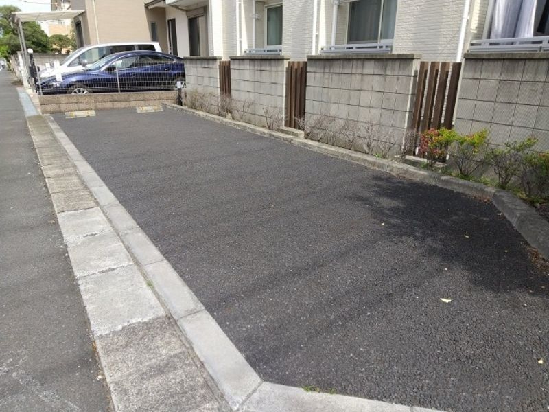 レオネクストＨＩＮＯ 駐車場