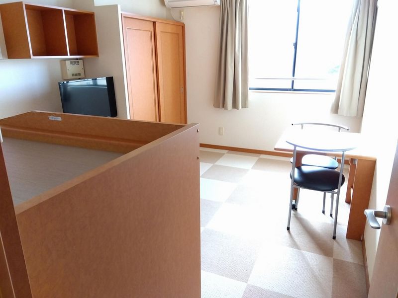 レオパレス森蔵 居間