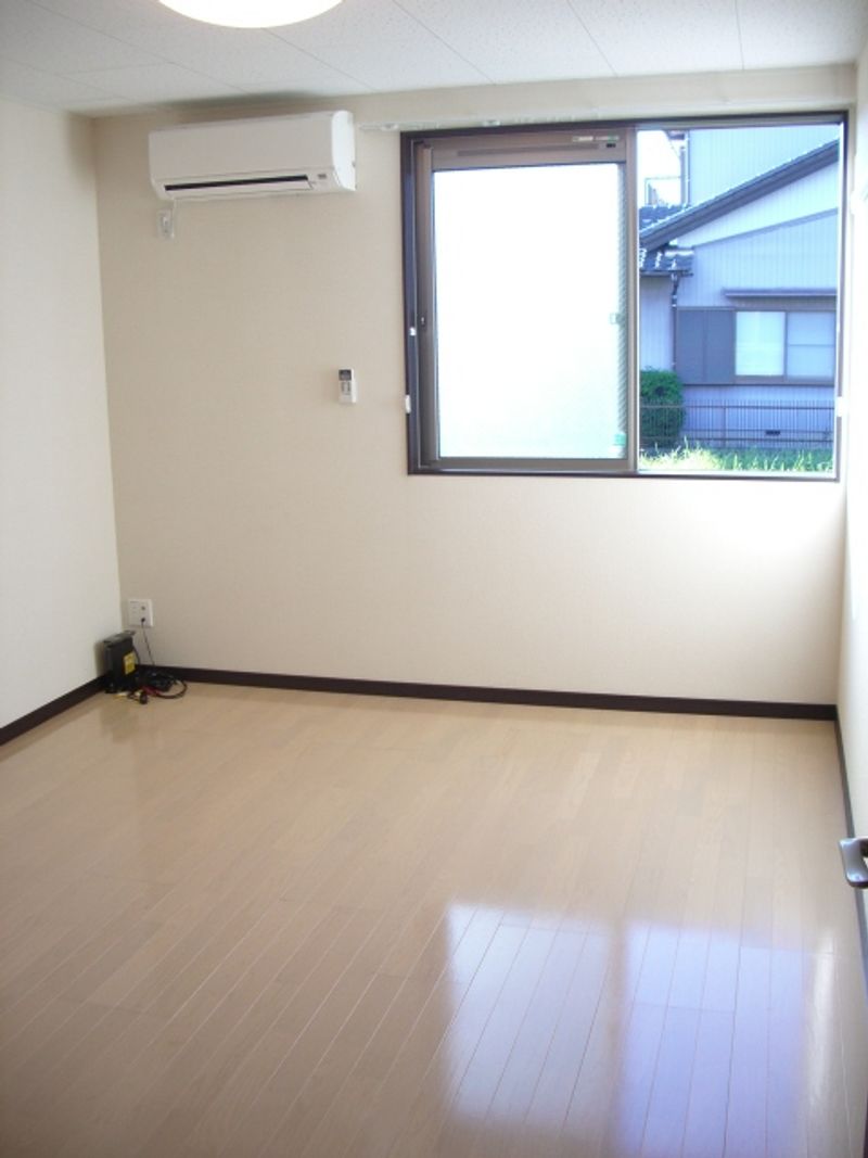 レオネクスト元植田Ｗｅｓｔ 居間