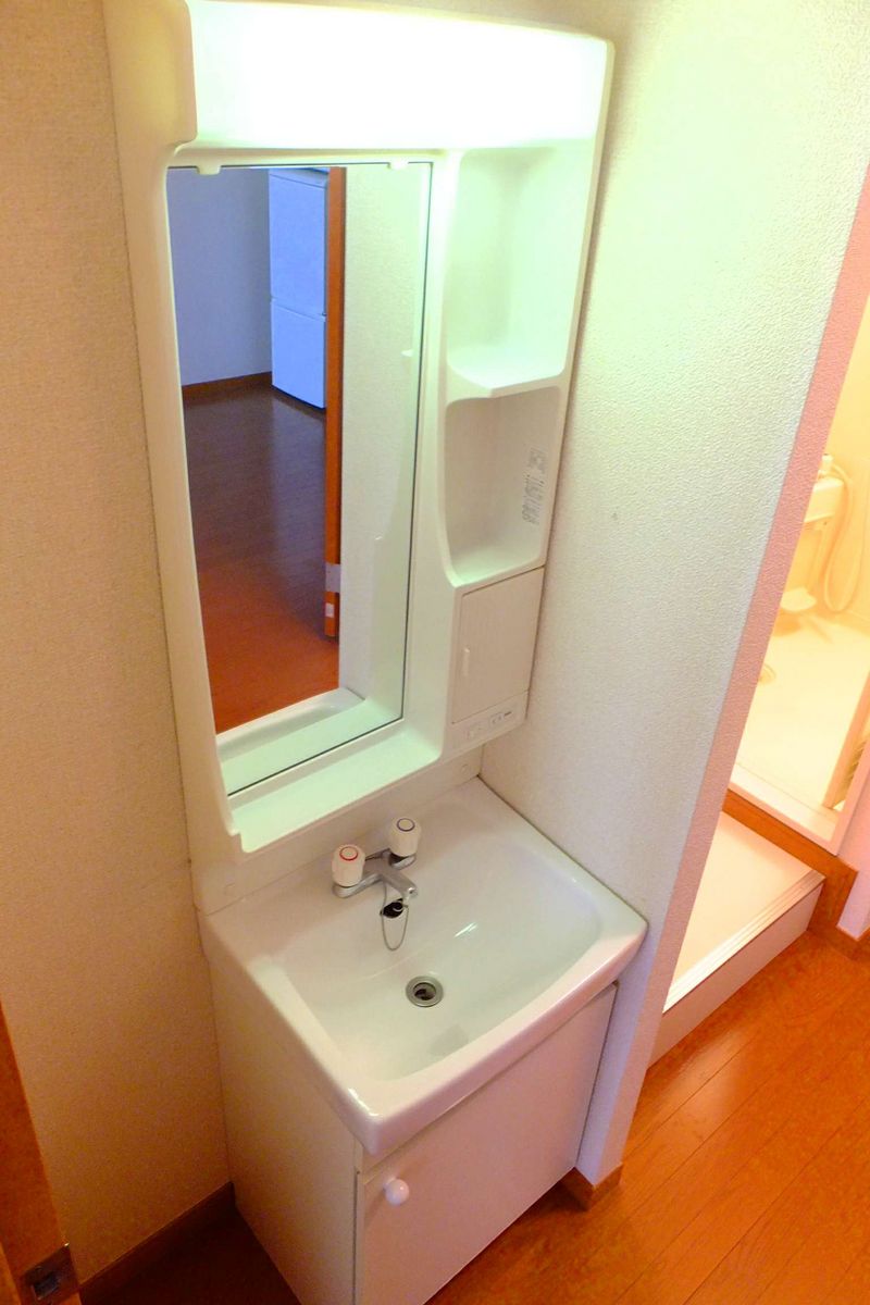 レオパレスハープコート 洗面台